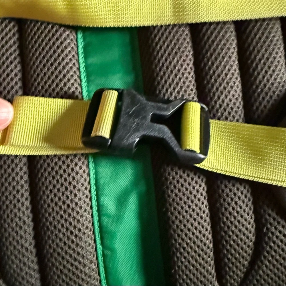 The North Face Recon Legacy Model Green, black Yellow Backpack Daypack Bag